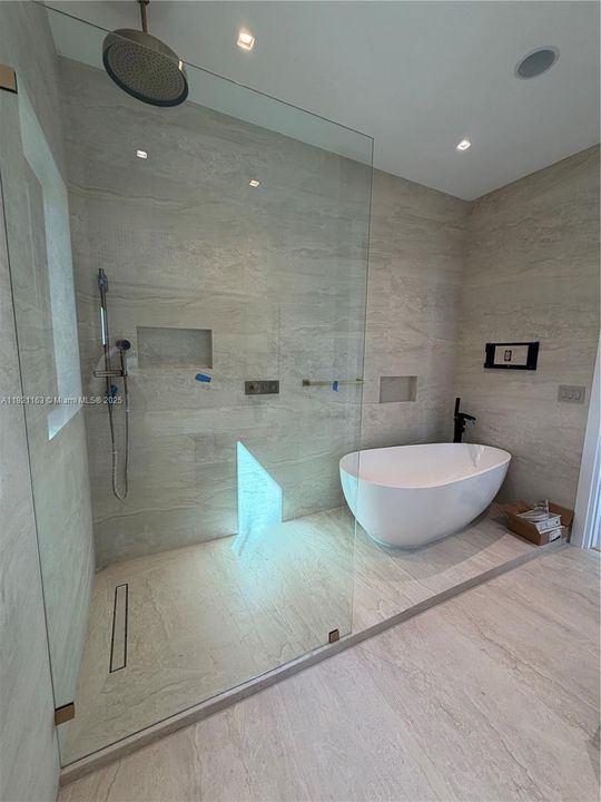 For Sale: $3,800,000 (5 beds, 5 baths, 3217 Square Feet)