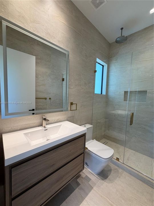 For Sale: $3,800,000 (5 beds, 5 baths, 3217 Square Feet)