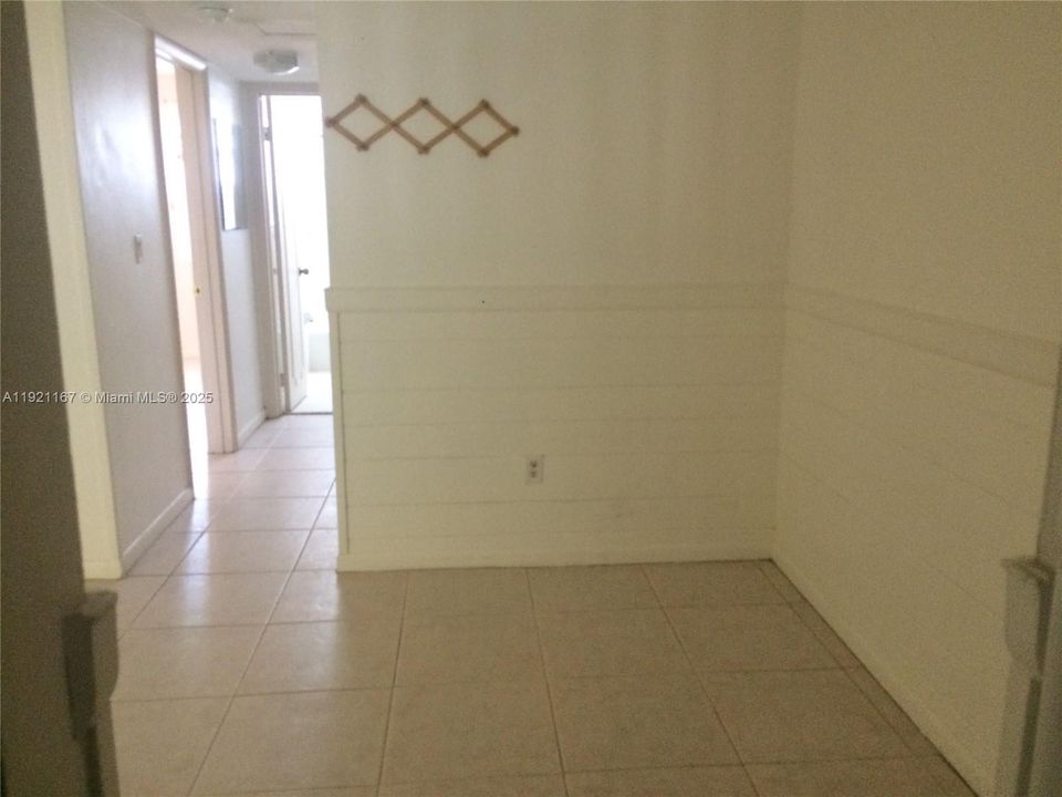 For Rent: $2,500 (1 beds, 1 baths, 608 Square Feet)
