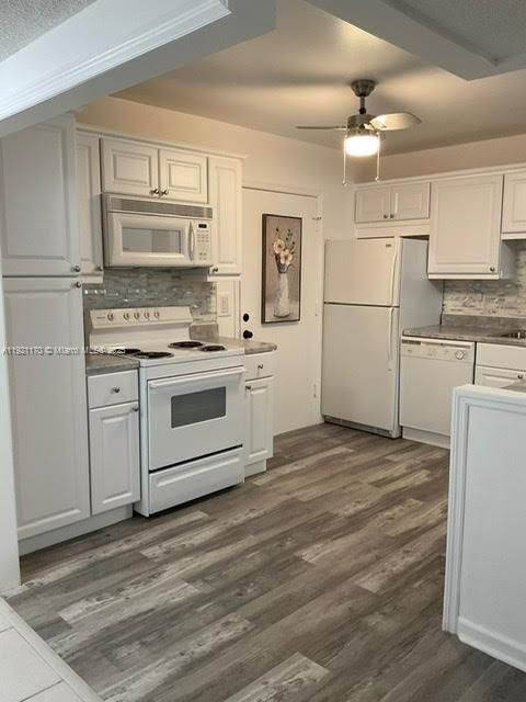 For Sale: $112,000 (1 beds, 1 baths, 928 Square Feet)