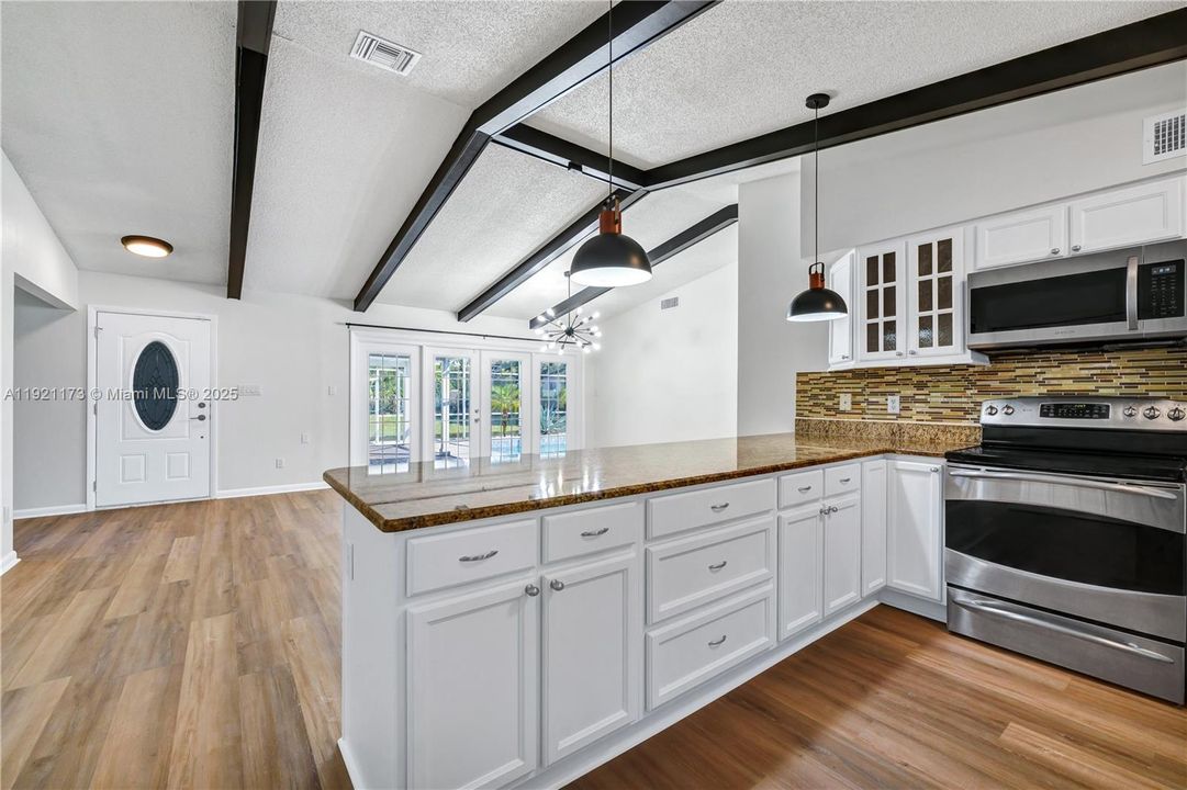 В аренду: $4,750 (4 спален, 2 ванн, 0 Квадратных фут)