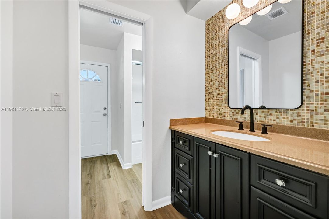 В аренду: $4,750 (4 спален, 2 ванн, 0 Квадратных фут)