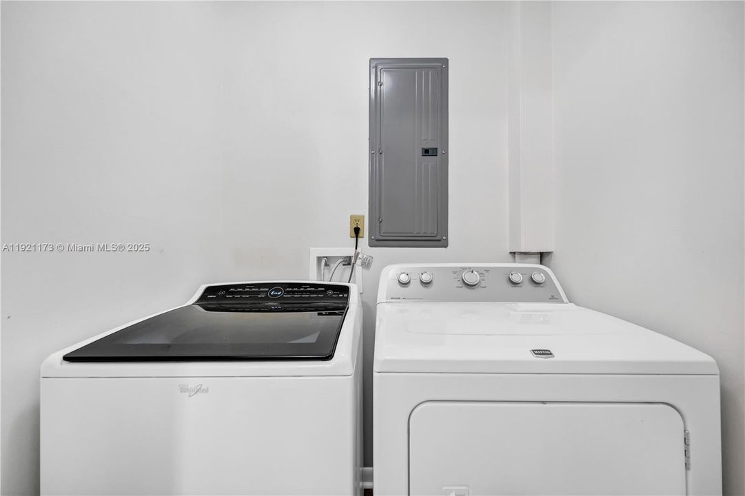 В аренду: $4,750 (4 спален, 2 ванн, 0 Квадратных фут)