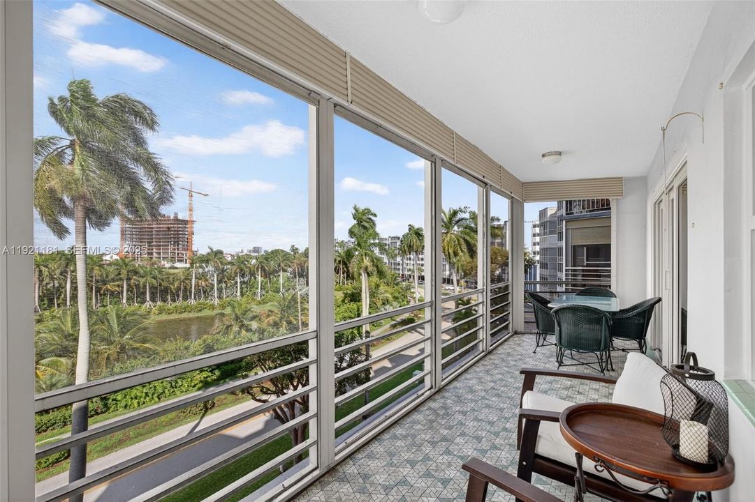 На продажу: $300,000 (2 спален, 2 ванн, 1150 Квадратных фут)