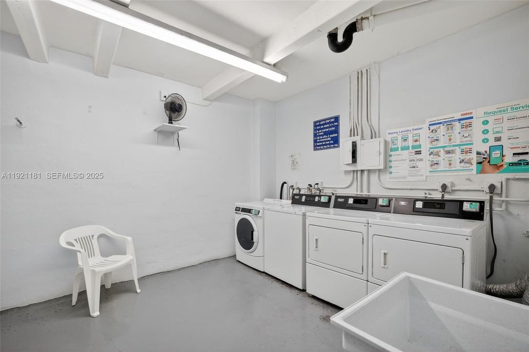 На продажу: $300,000 (2 спален, 2 ванн, 1150 Квадратных фут)