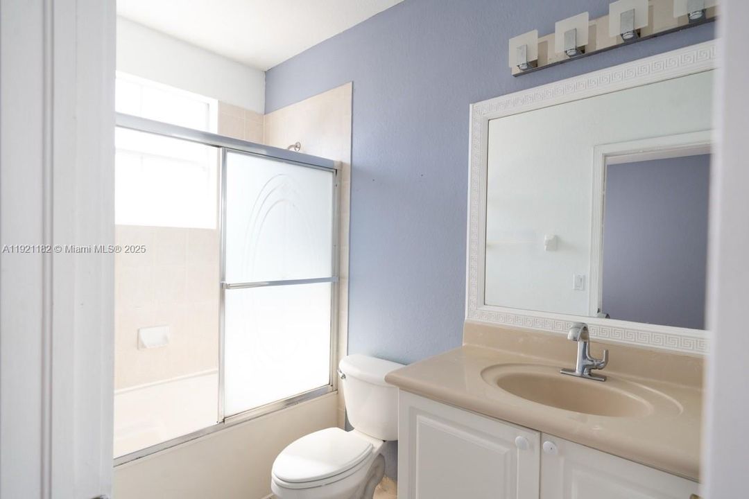 For Sale: $580,000 (4 beds, 3 baths, 1580 Square Feet)