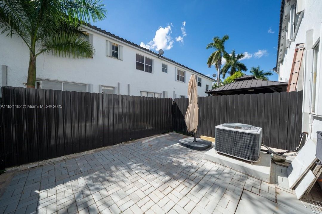 For Sale: $580,000 (4 beds, 3 baths, 1580 Square Feet)