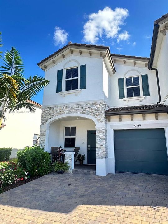 待售: $620,000 (3 贝兹, 2 浴室, 1695 平方英尺)