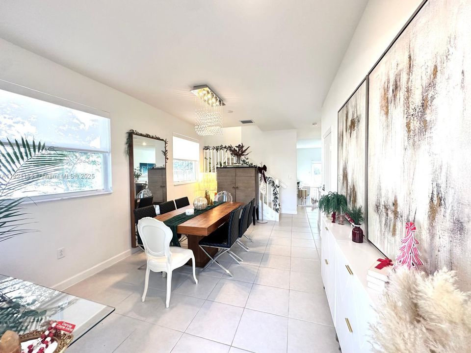 待售: $620,000 (3 贝兹, 2 浴室, 1695 平方英尺)