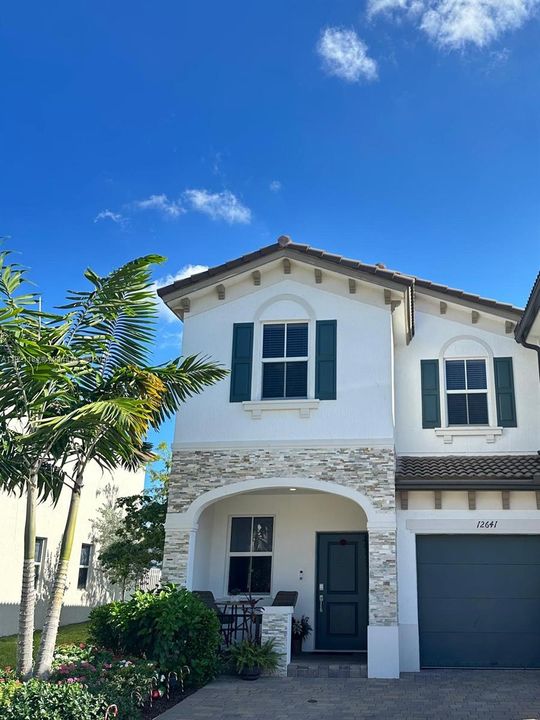 待售: $620,000 (3 贝兹, 2 浴室, 1695 平方英尺)