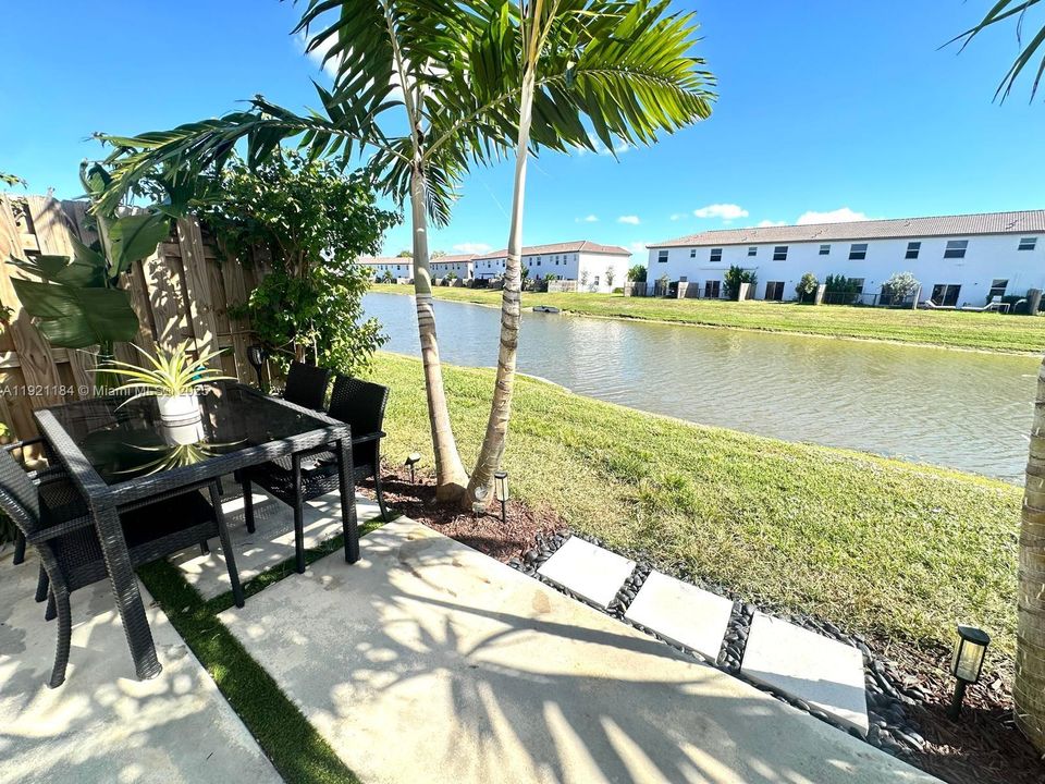 待售: $620,000 (3 贝兹, 2 浴室, 1695 平方英尺)