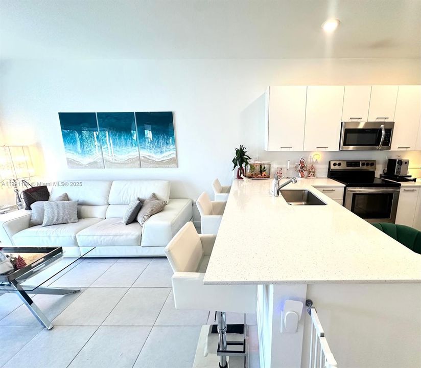 待售: $620,000 (3 贝兹, 2 浴室, 1695 平方英尺)