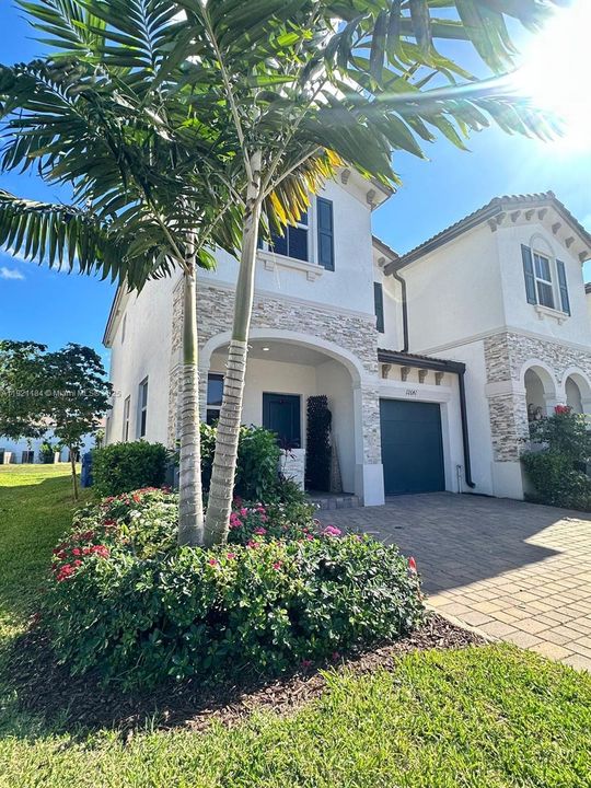 待售: $620,000 (3 贝兹, 2 浴室, 1695 平方英尺)