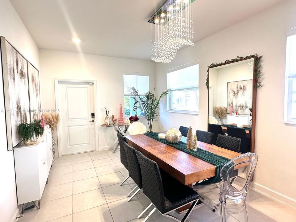 待售: $620,000 (3 贝兹, 2 浴室, 1695 平方英尺)