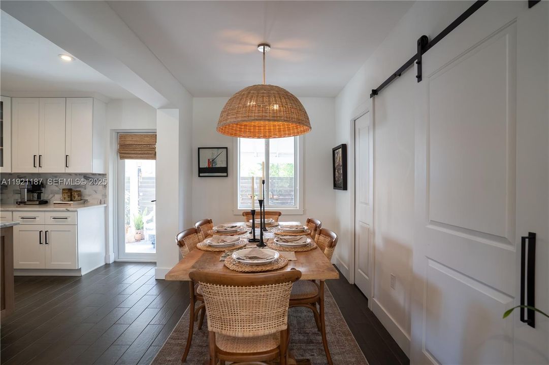 For Sale: $695,000 (3 beds, 1 baths, 1123 Square Feet)