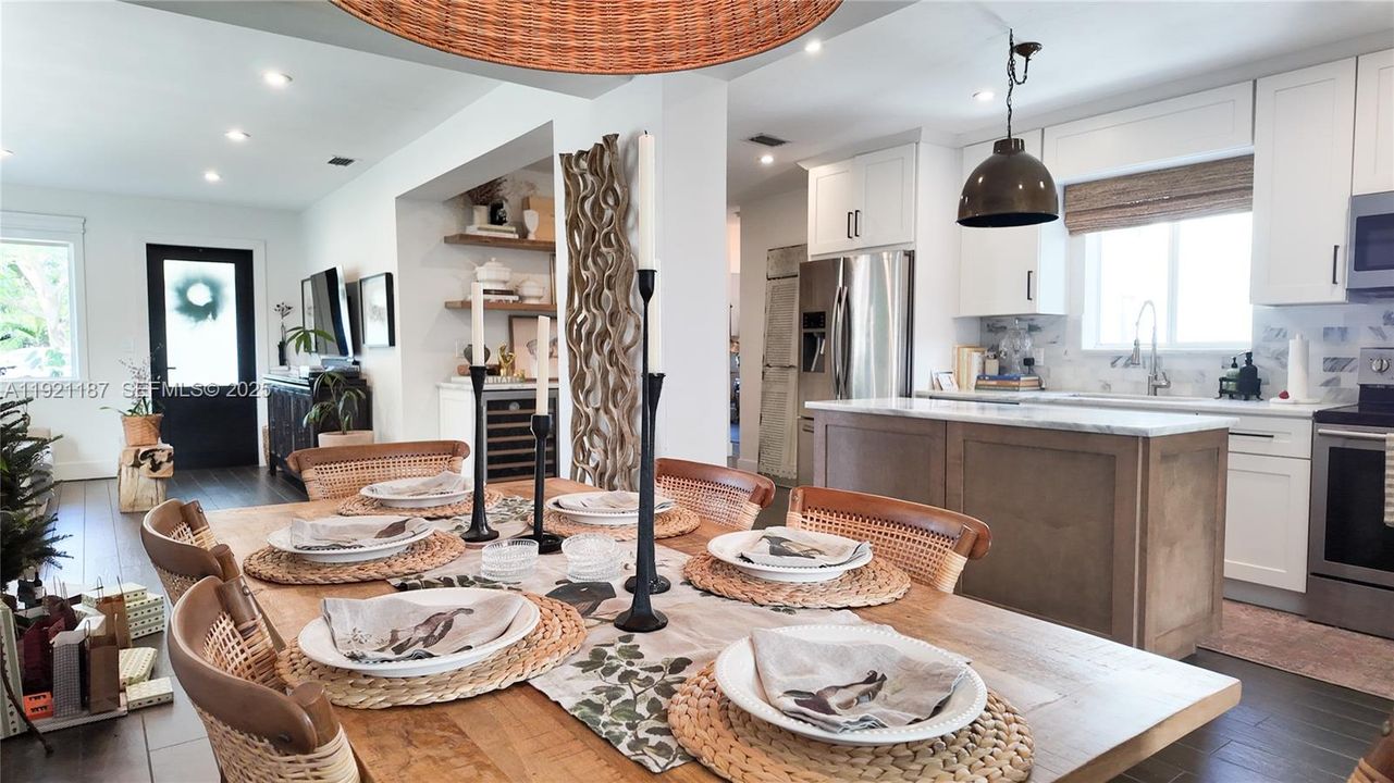 For Sale: $695,000 (3 beds, 1 baths, 1123 Square Feet)