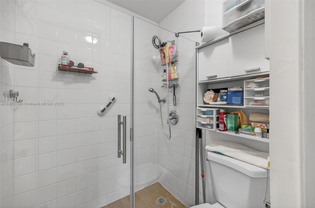 For Sale: $400,000 (2 beds, 2 baths, 1078 Square Feet)