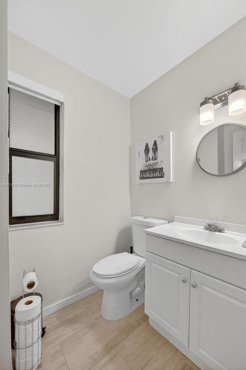 For Sale: $400,000 (2 beds, 2 baths, 1078 Square Feet)