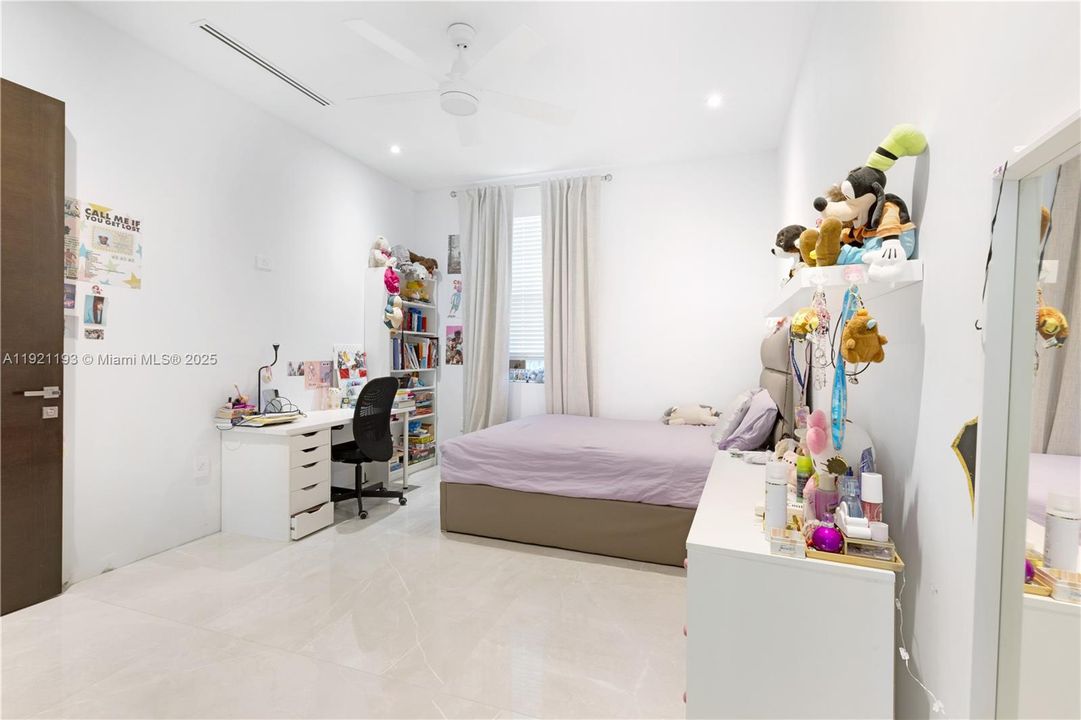 На продажу: $2,680,000 (3 спален, 3 ванн, 3444 Квадратных фут)