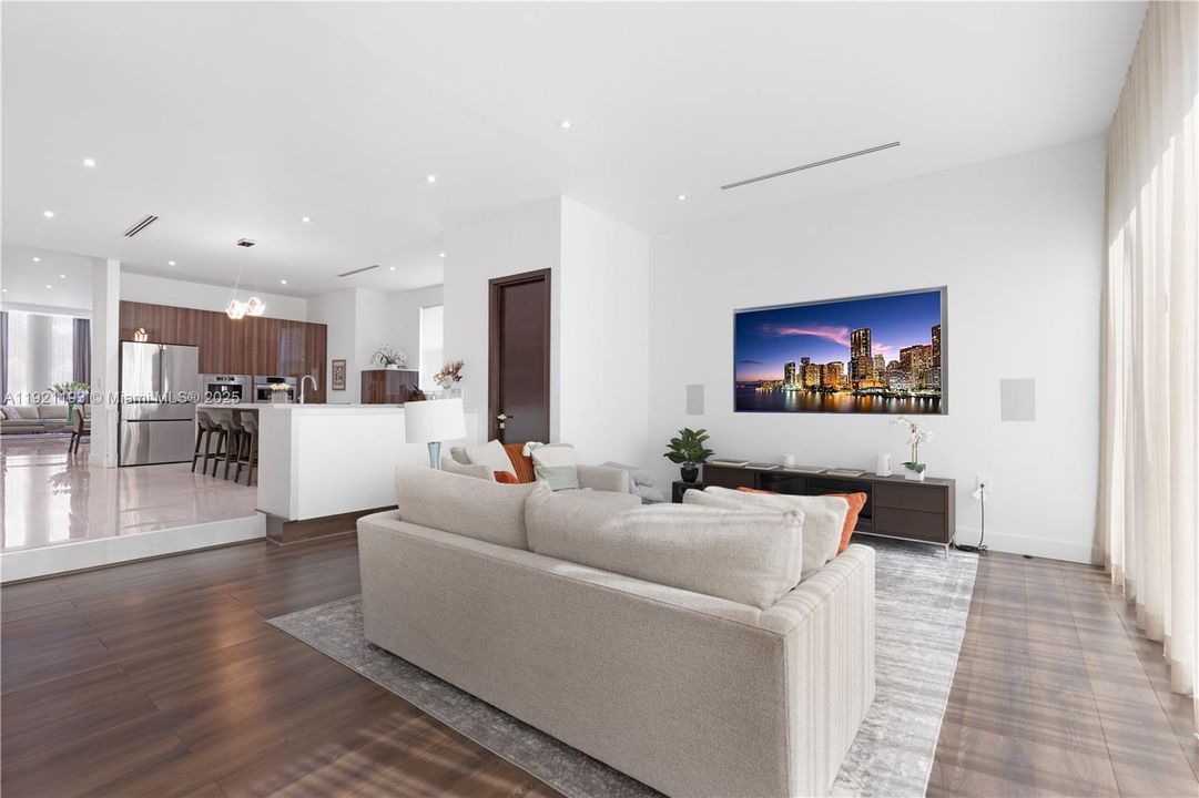 На продажу: $2,680,000 (3 спален, 3 ванн, 3444 Квадратных фут)