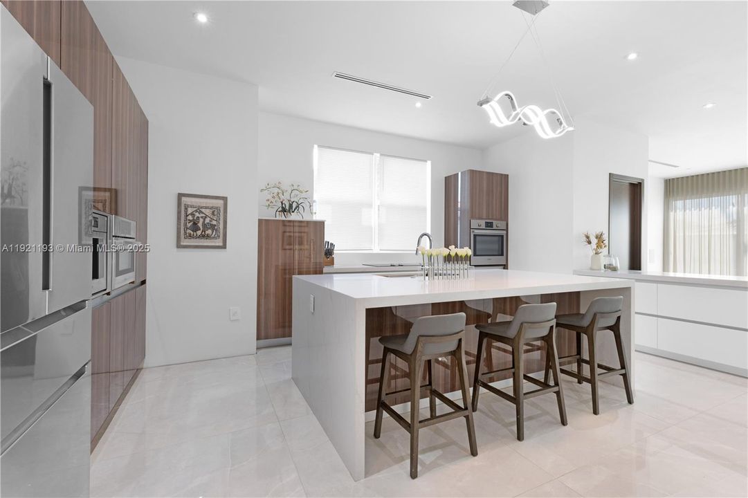 На продажу: $2,680,000 (3 спален, 3 ванн, 3444 Квадратных фут)