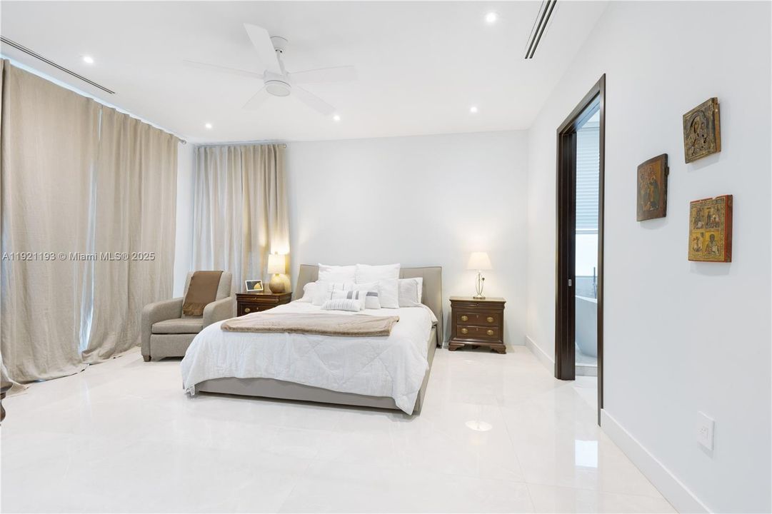 На продажу: $2,680,000 (3 спален, 3 ванн, 3444 Квадратных фут)