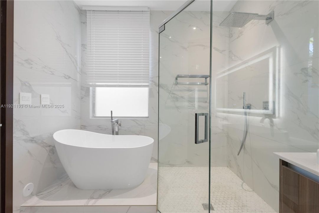 На продажу: $2,680,000 (3 спален, 3 ванн, 3444 Квадратных фут)