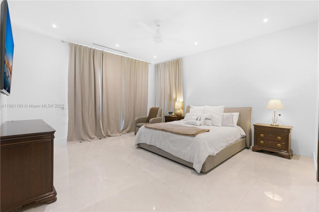 На продажу: $2,680,000 (3 спален, 3 ванн, 3444 Квадратных фут)