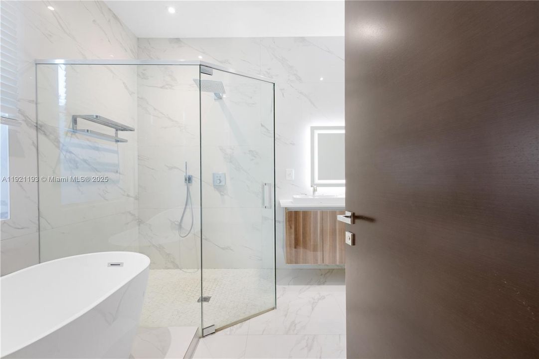 На продажу: $2,680,000 (3 спален, 3 ванн, 3444 Квадратных фут)