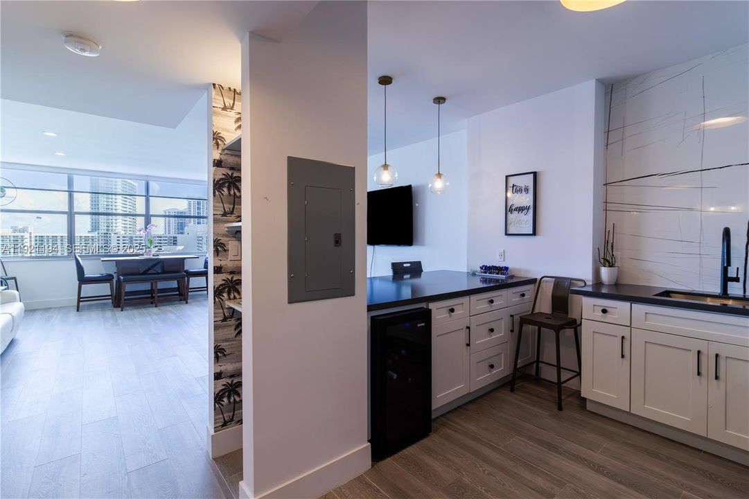 出租: $3,500 (0 贝兹, 1 浴室, 592 平方英尺)