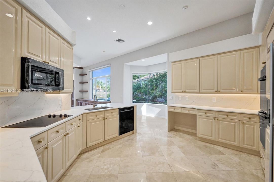 For Sale: $1,590,000 (3 beds, 4 baths, 2824 Square Feet)