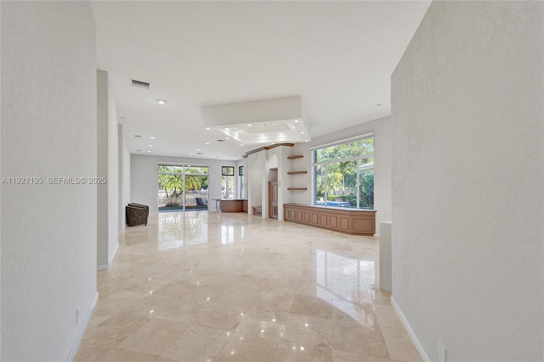 For Sale: $1,590,000 (3 beds, 4 baths, 2824 Square Feet)