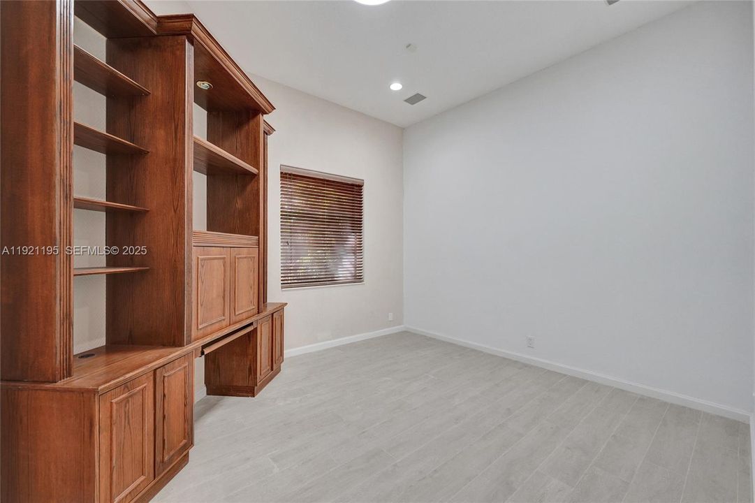 For Sale: $1,590,000 (3 beds, 4 baths, 2824 Square Feet)