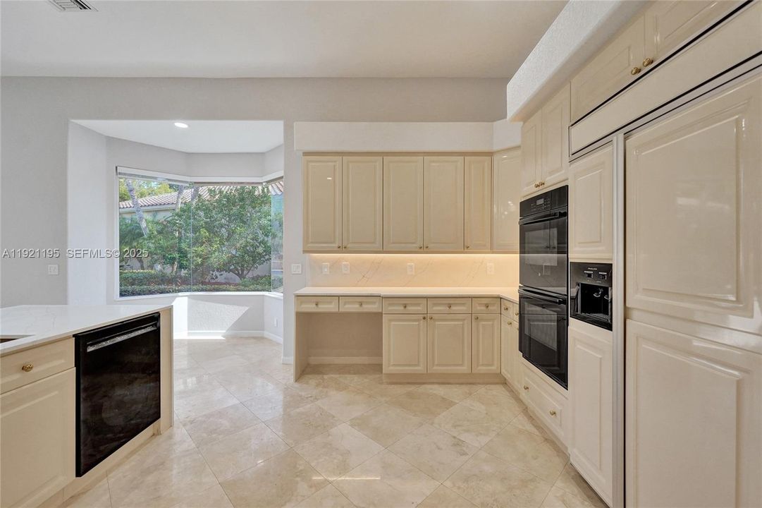 For Sale: $1,590,000 (3 beds, 4 baths, 2824 Square Feet)