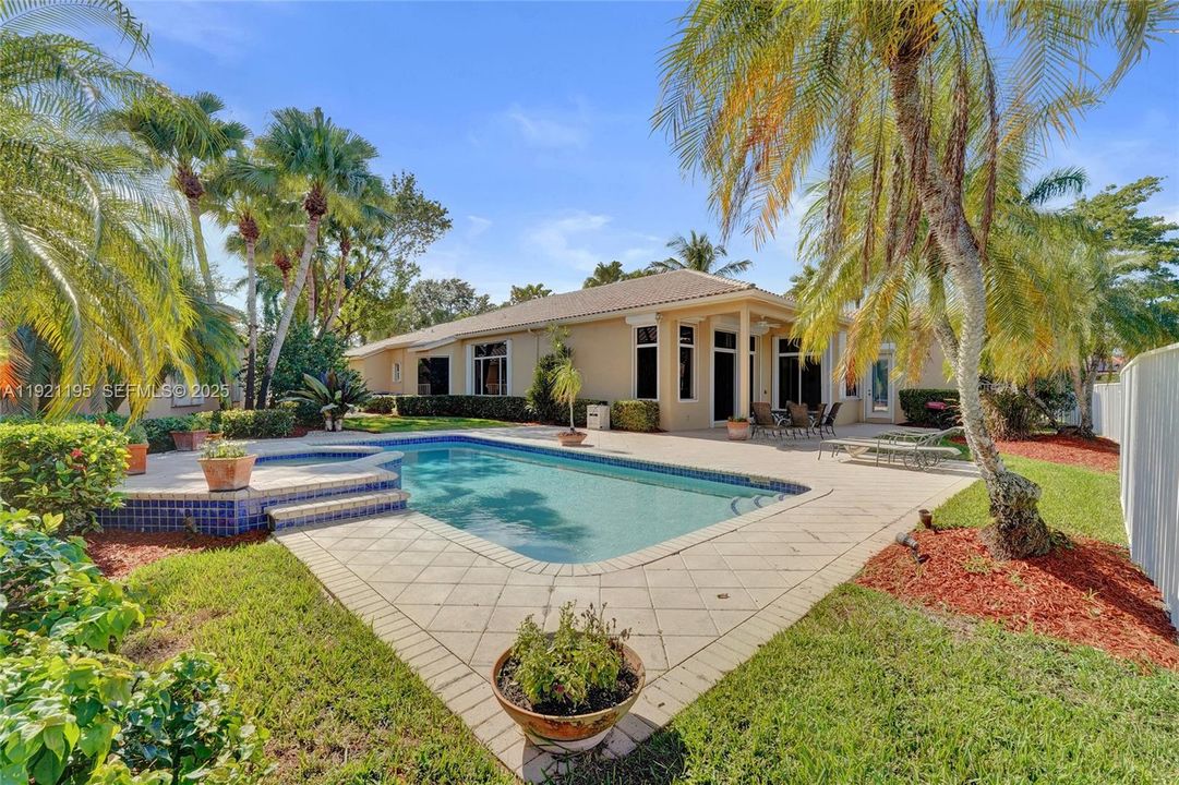 For Sale: $1,590,000 (3 beds, 4 baths, 2824 Square Feet)