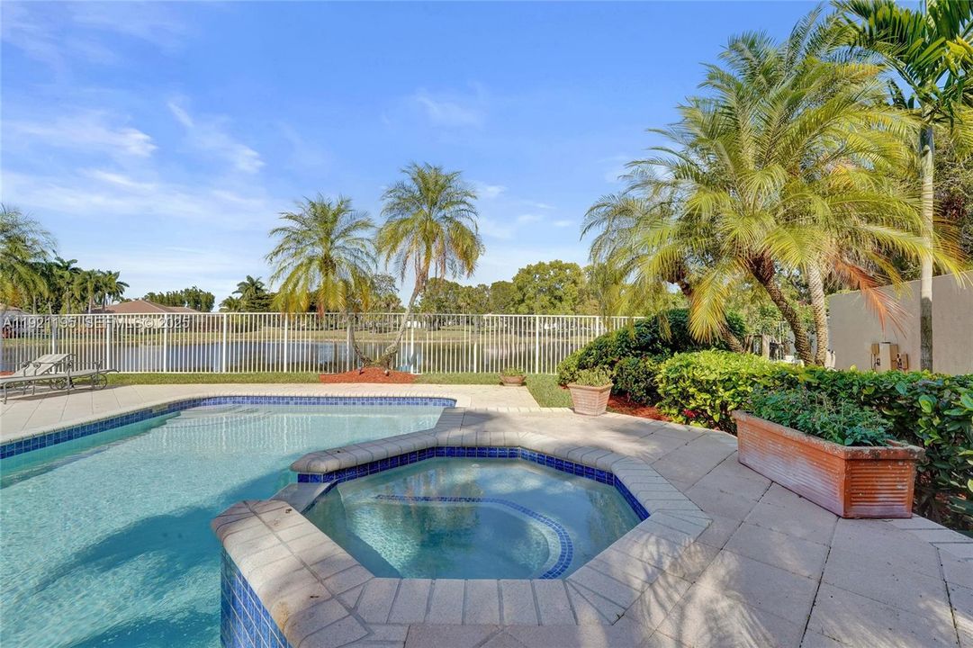 For Sale: $1,590,000 (3 beds, 4 baths, 2824 Square Feet)