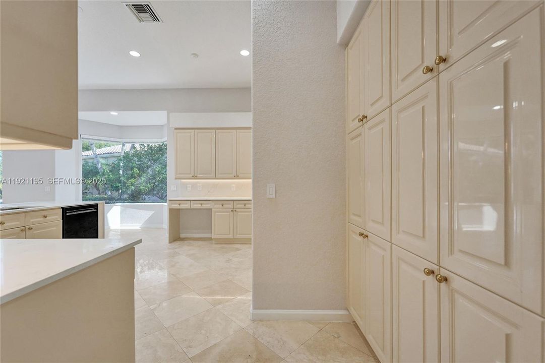 For Sale: $1,590,000 (3 beds, 4 baths, 2824 Square Feet)