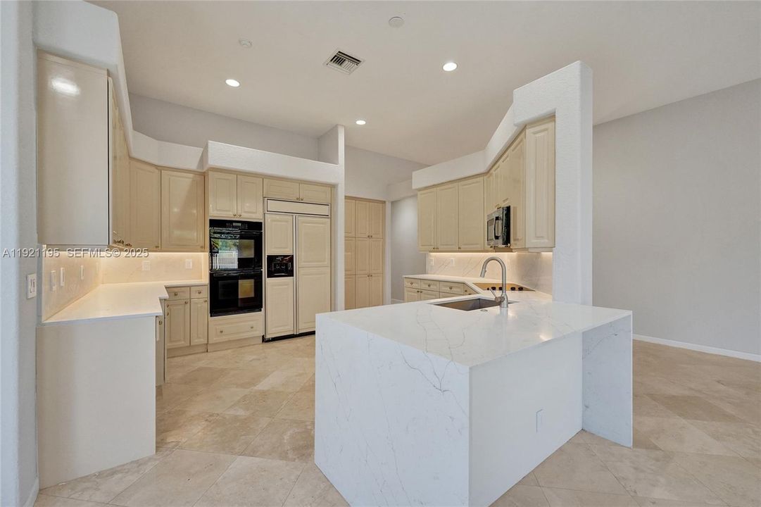 For Sale: $1,590,000 (3 beds, 4 baths, 2824 Square Feet)