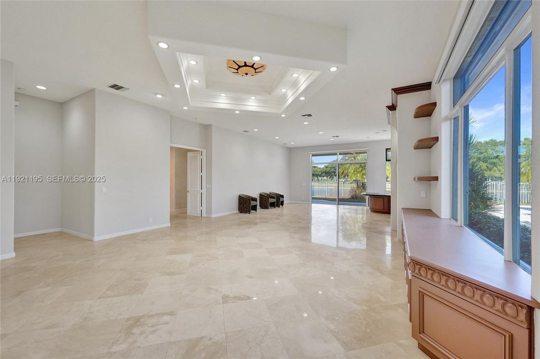 For Sale: $1,590,000 (3 beds, 4 baths, 2824 Square Feet)