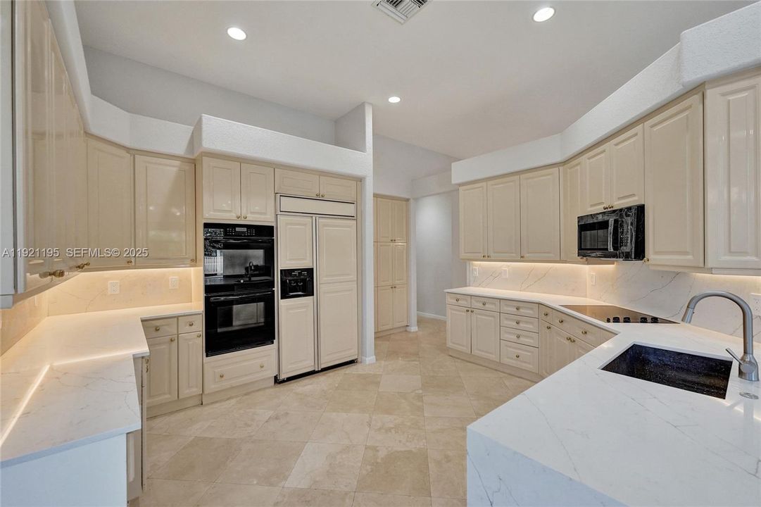 For Sale: $1,590,000 (3 beds, 4 baths, 2824 Square Feet)