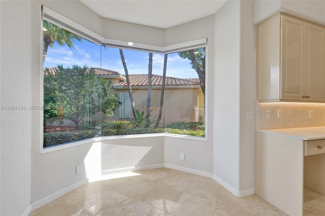 For Sale: $1,590,000 (3 beds, 4 baths, 2824 Square Feet)