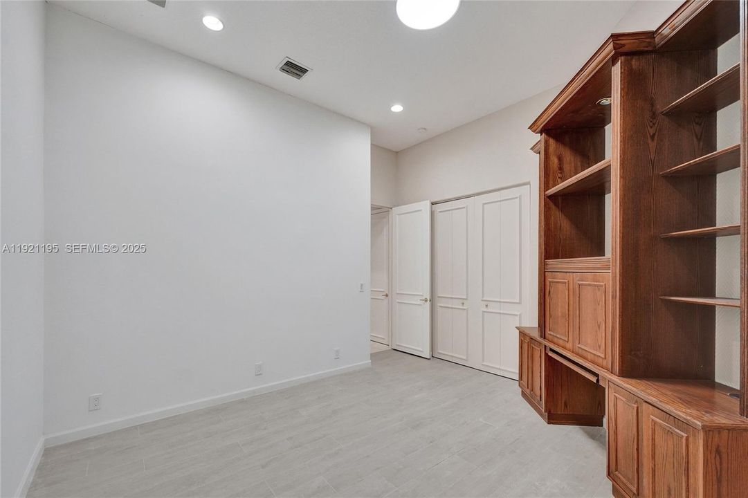 For Sale: $1,590,000 (3 beds, 4 baths, 2824 Square Feet)