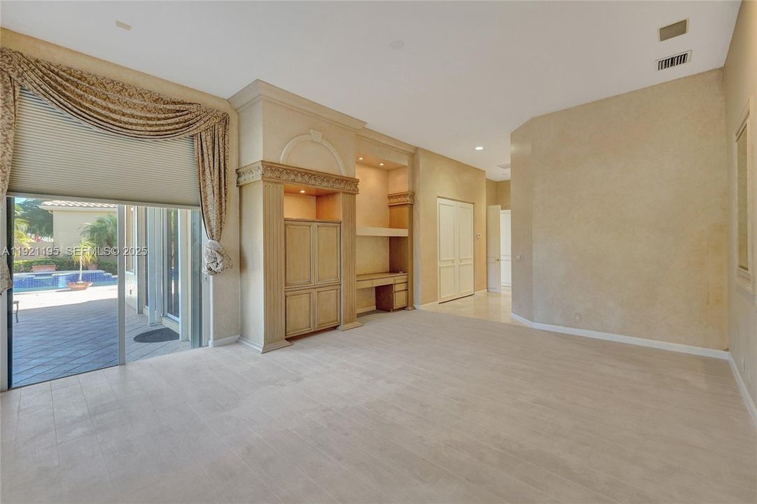 For Sale: $1,590,000 (3 beds, 4 baths, 2824 Square Feet)