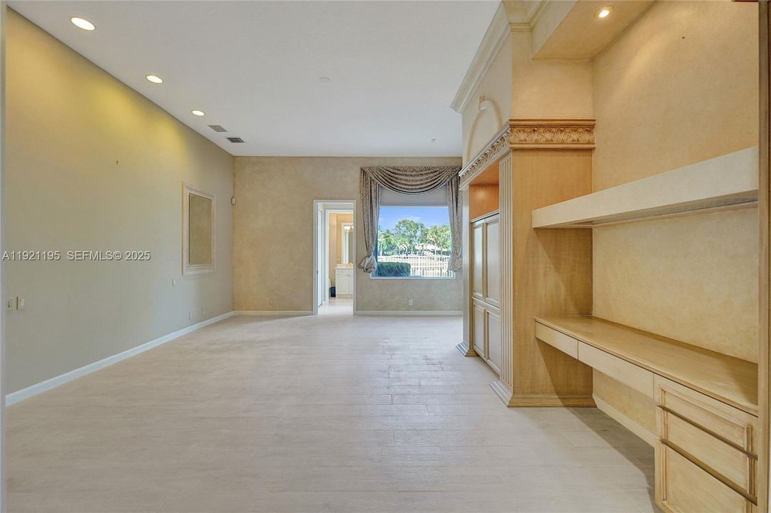 For Sale: $1,590,000 (3 beds, 4 baths, 2824 Square Feet)