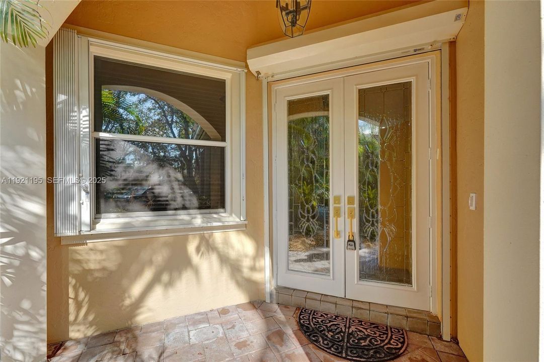 For Sale: $1,590,000 (3 beds, 4 baths, 2824 Square Feet)