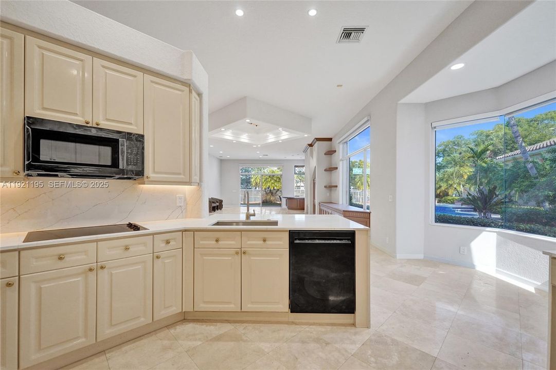 For Sale: $1,590,000 (3 beds, 4 baths, 2824 Square Feet)