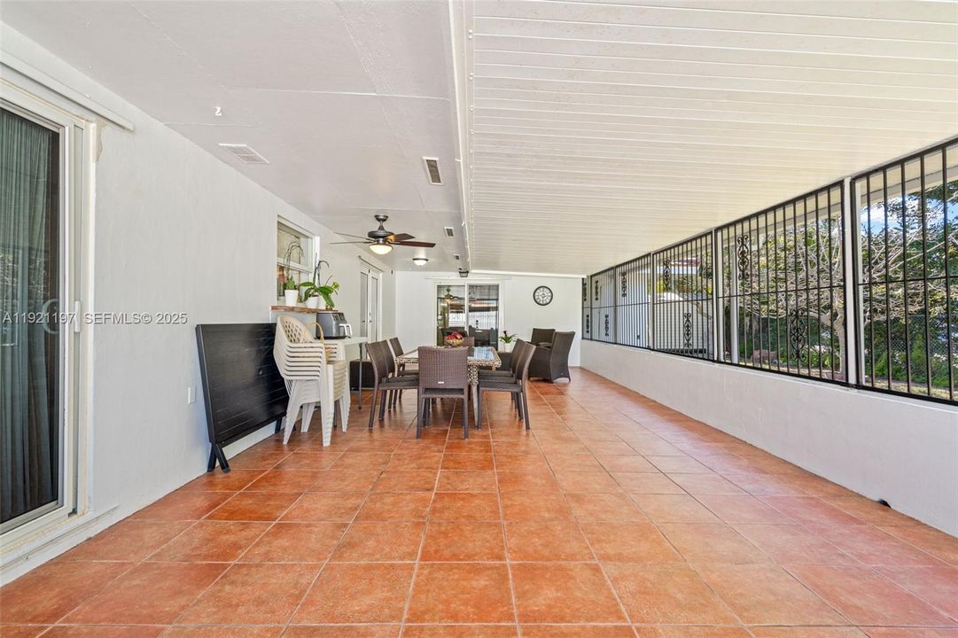 На продажу: $849,999 (3 спален, 2 ванн, 1787 Квадратных фут)