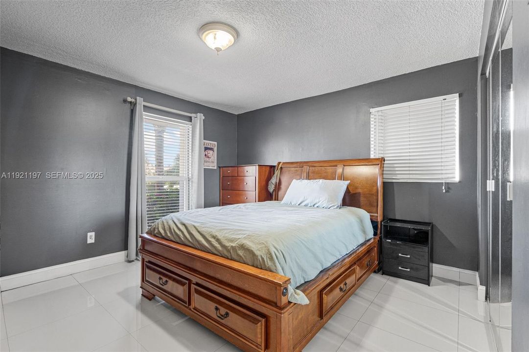 На продажу: $849,999 (3 спален, 2 ванн, 1787 Квадратных фут)