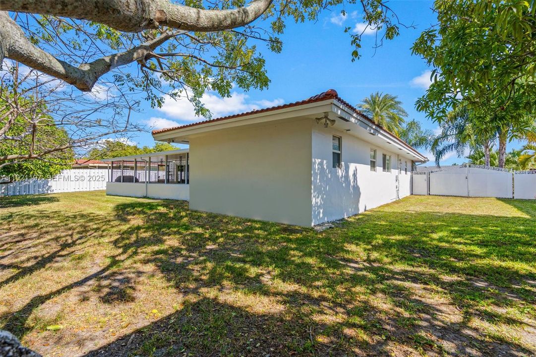 На продажу: $849,999 (3 спален, 2 ванн, 1787 Квадратных фут)