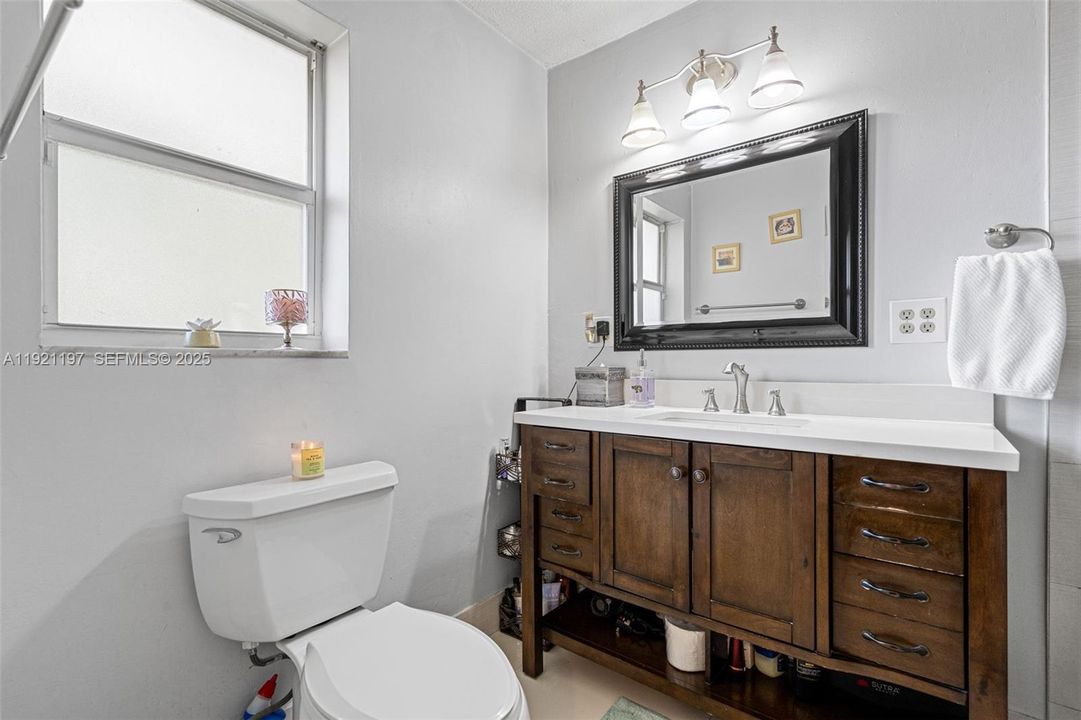 На продажу: $849,999 (3 спален, 2 ванн, 1787 Квадратных фут)